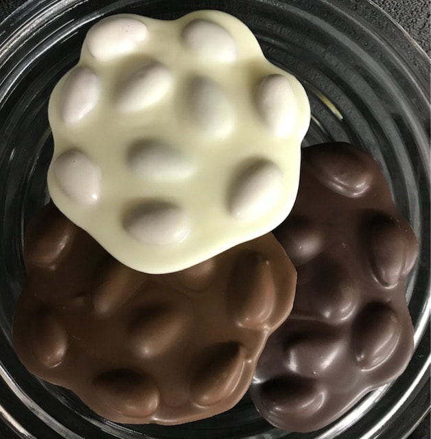 Cluster almond Dark Chocolate